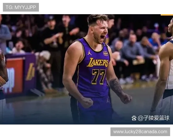 湖人末节逆转独行侠，詹姆斯末节数据领跑联盟